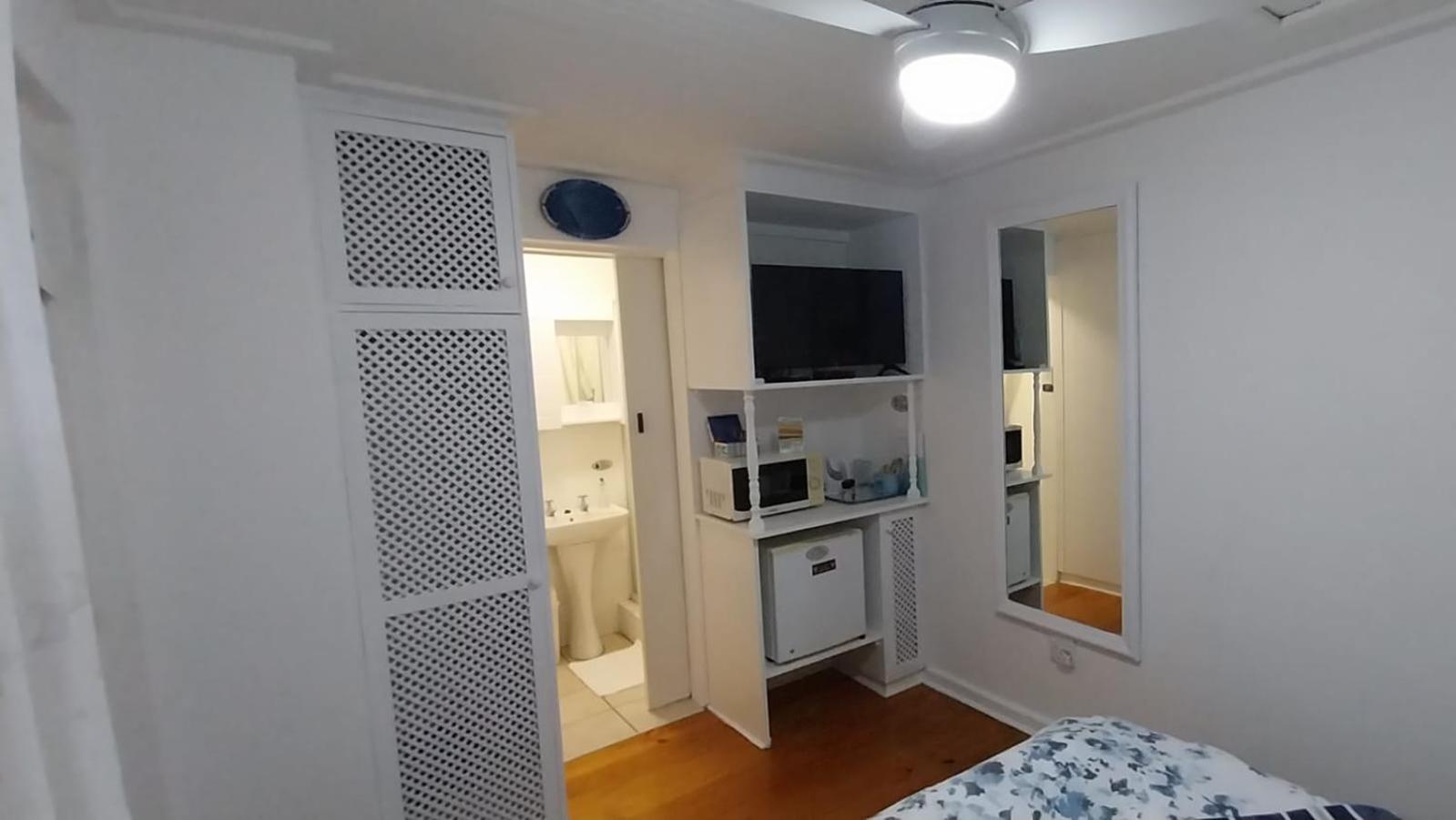 On The Bay Bed & Breakfast Порт Елизабет Екстериор снимка